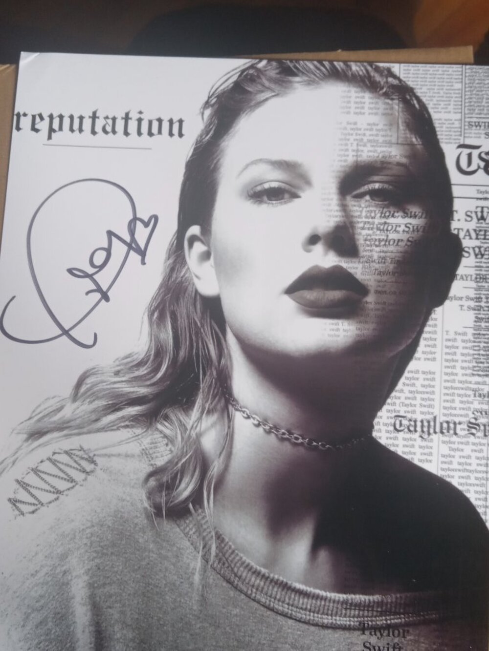Taylor Swift Reputation 8x10 Signed